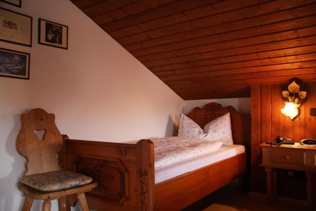 Landgasthof Bock Otel Gauting Oda fotoğraf