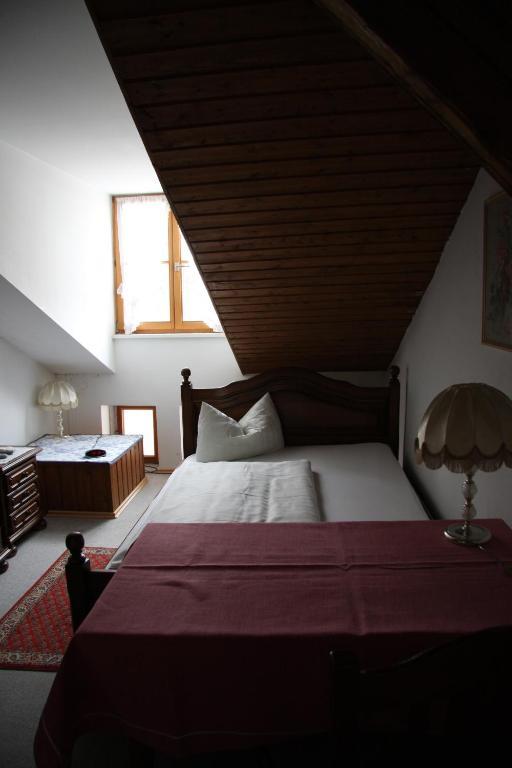 Landgasthof Bock Otel Gauting Oda fotoğraf
