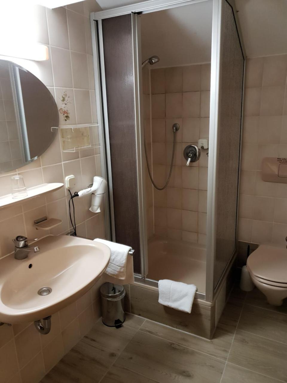 Landgasthof Bock Otel Gauting Dış mekan fotoğraf